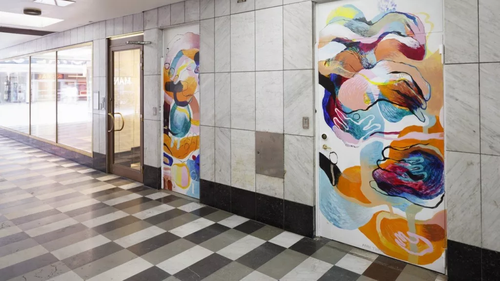 "Ei saa peittää" Anni Tuikka, S. Tullgatan 3, passagen